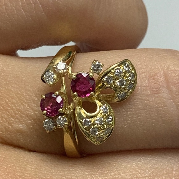 18K Yellow Gold Butterfly Ruby and Diamond Ring - Picture 5 of 7